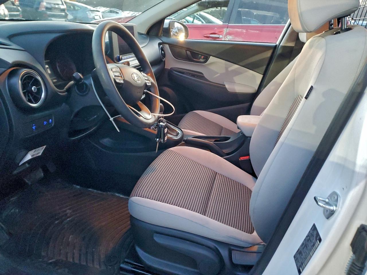 2023 Hyundai Kona Se - Image 7