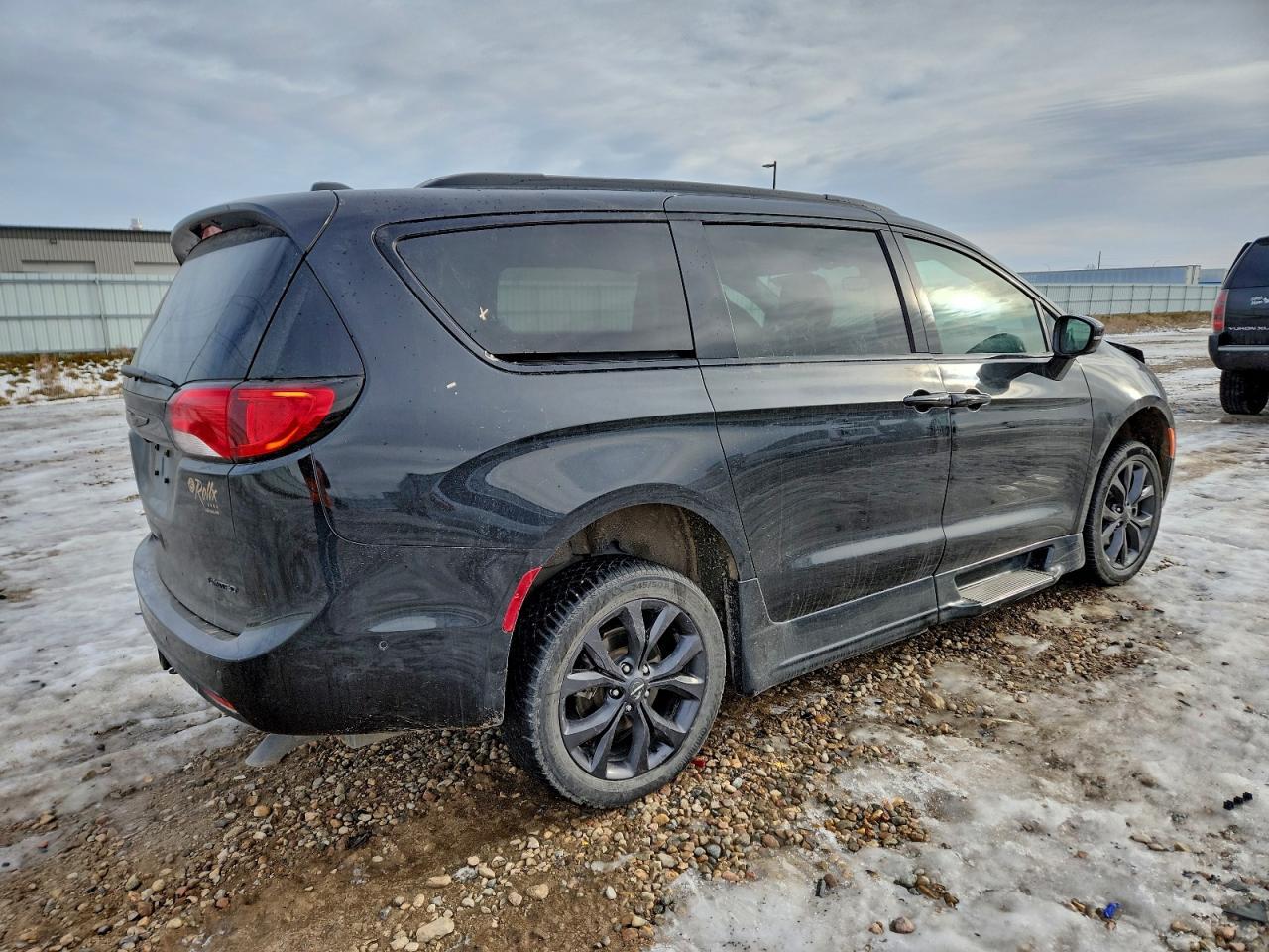 2020 Chrysler Pacifica Limited - Фото 3