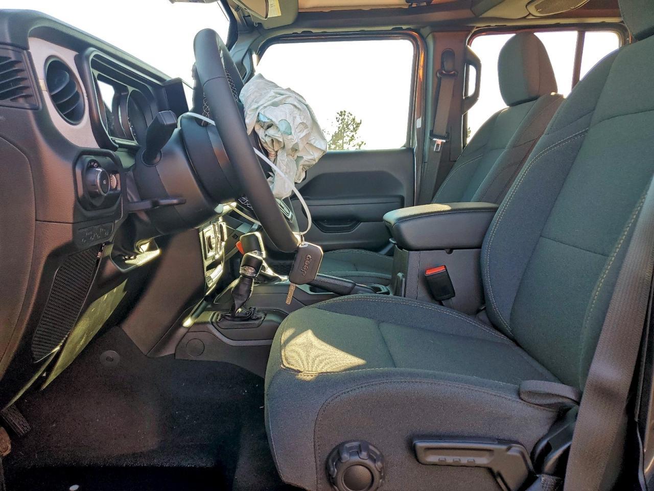 2025 Jeep Wrangler Sport - Фото 7