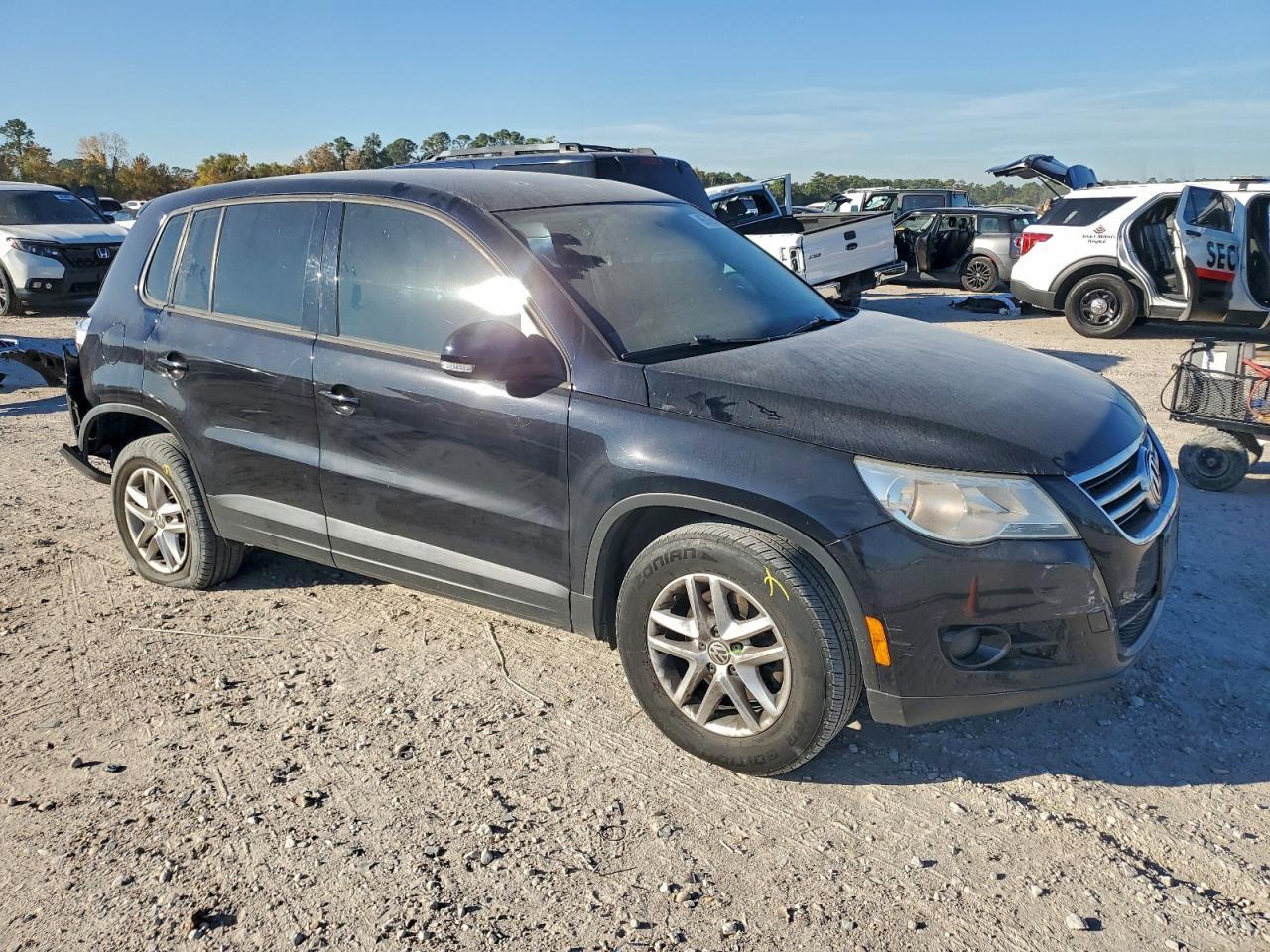 2011 Volkswagen Tiguan S - Image 4