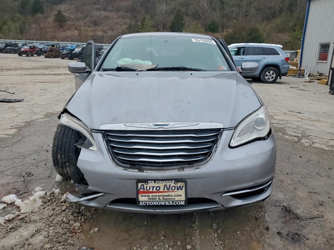2014 Chrysler 200 Lx - Фото 5