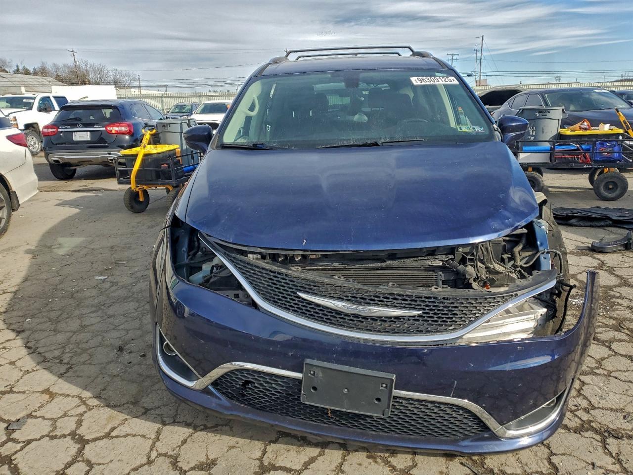 2017 Chrysler Pacifica Touring L Plus - Image 5