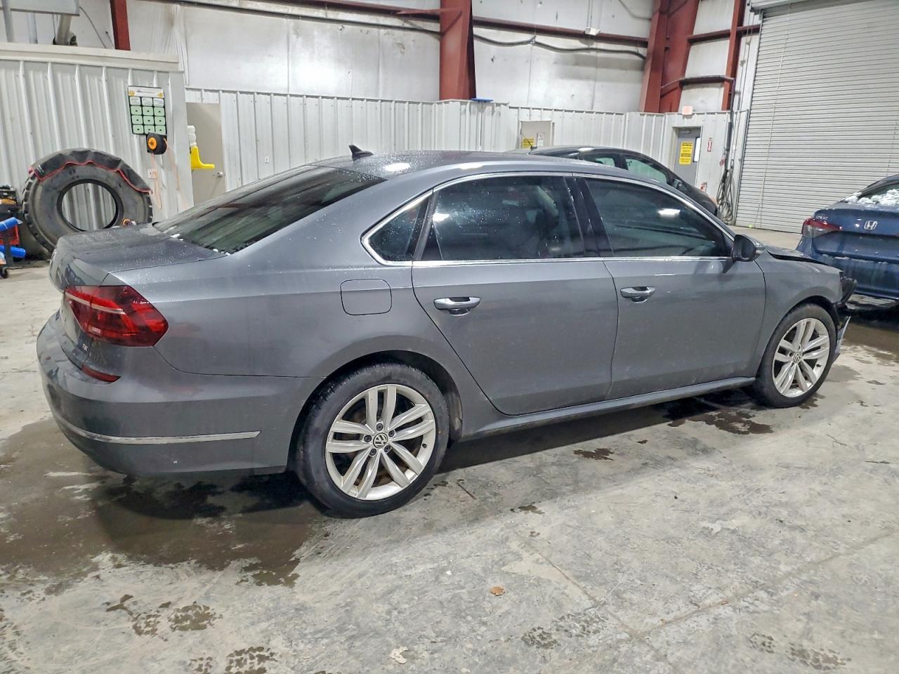 2018 Volkswagen Passat Se - Фото 3