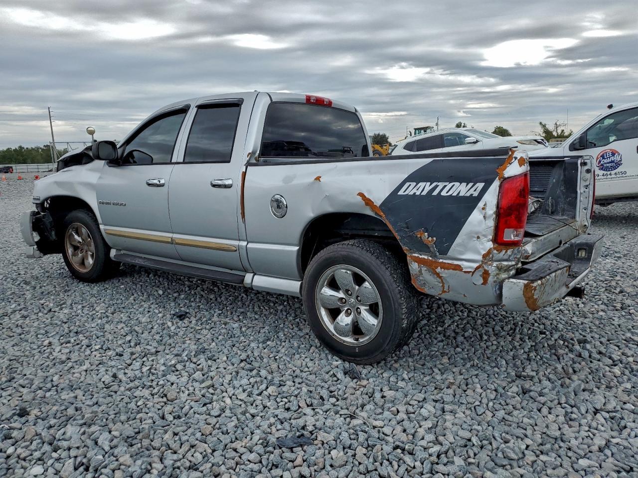 2005 Dodge Ram 1500 St - Фото 2