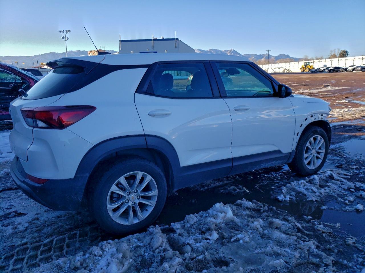 2021 Chevrolet Trailblazer Ls - Image 3