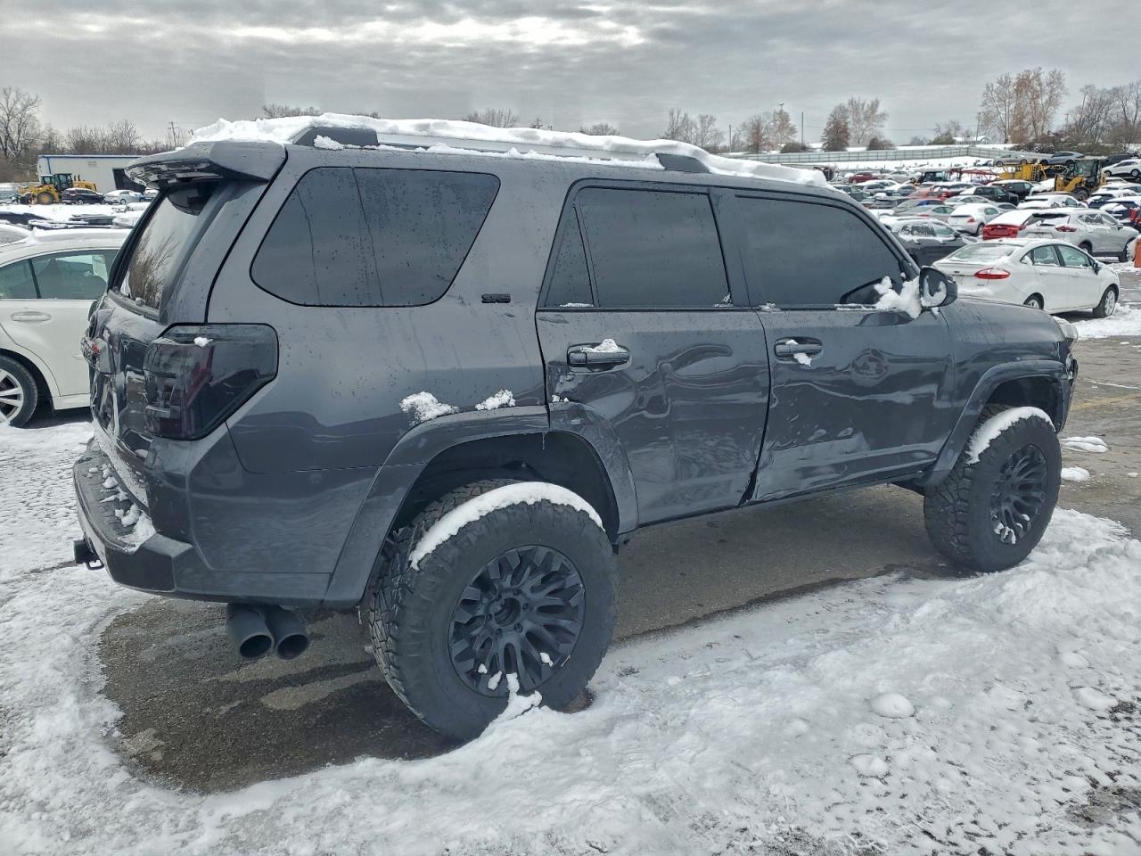 2023 Toyota 4Runner Se - Image 3