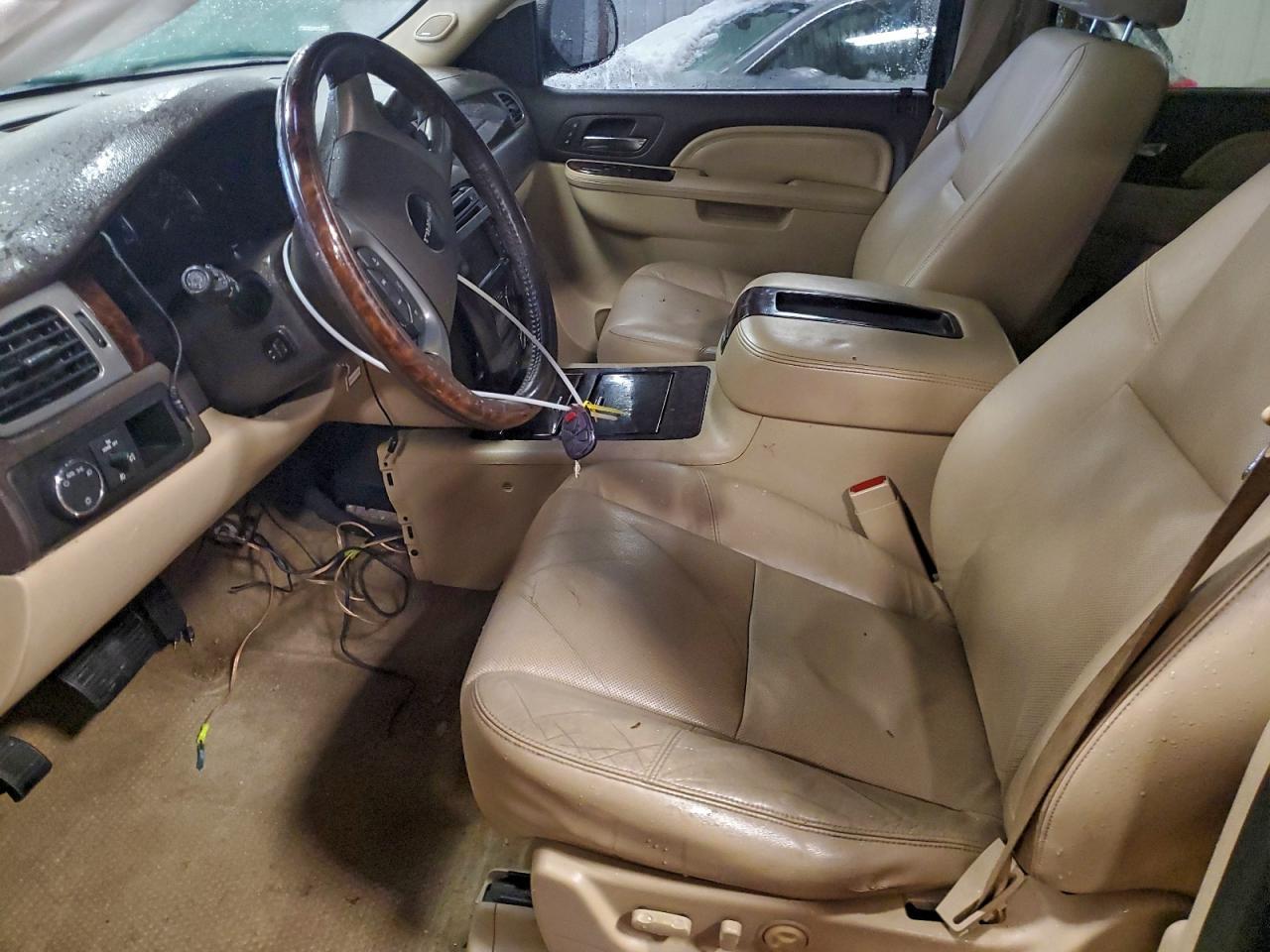 2011 GMC Yukon Denali - Image 7