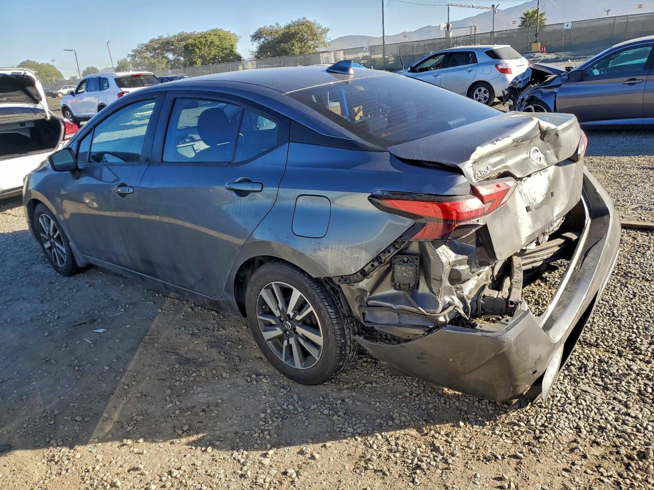 2021 Nissan Versa Sv - Фото 2