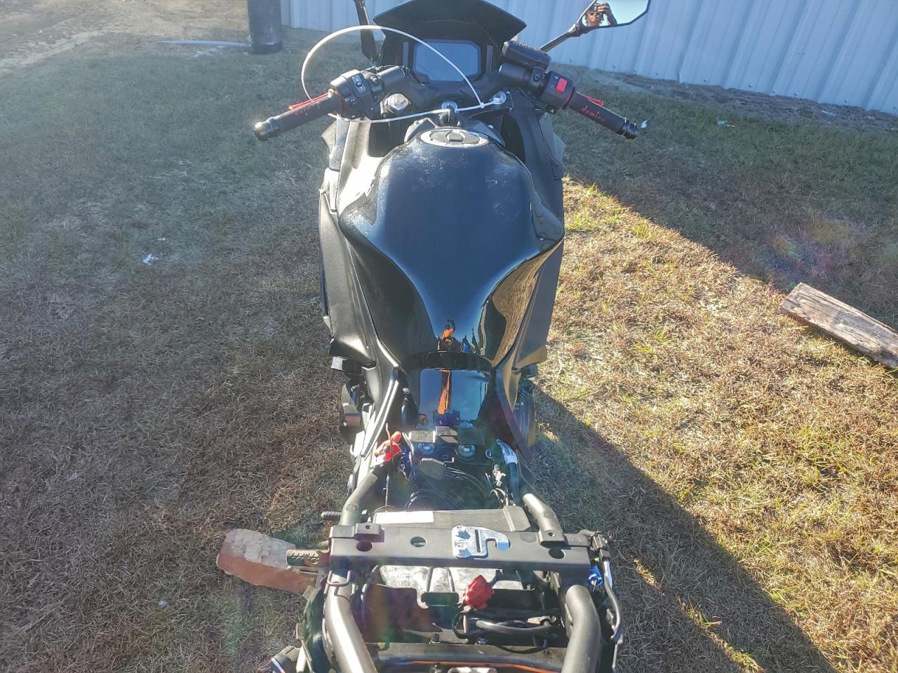 2025 Kawasaki Ex650 R - Фото 6