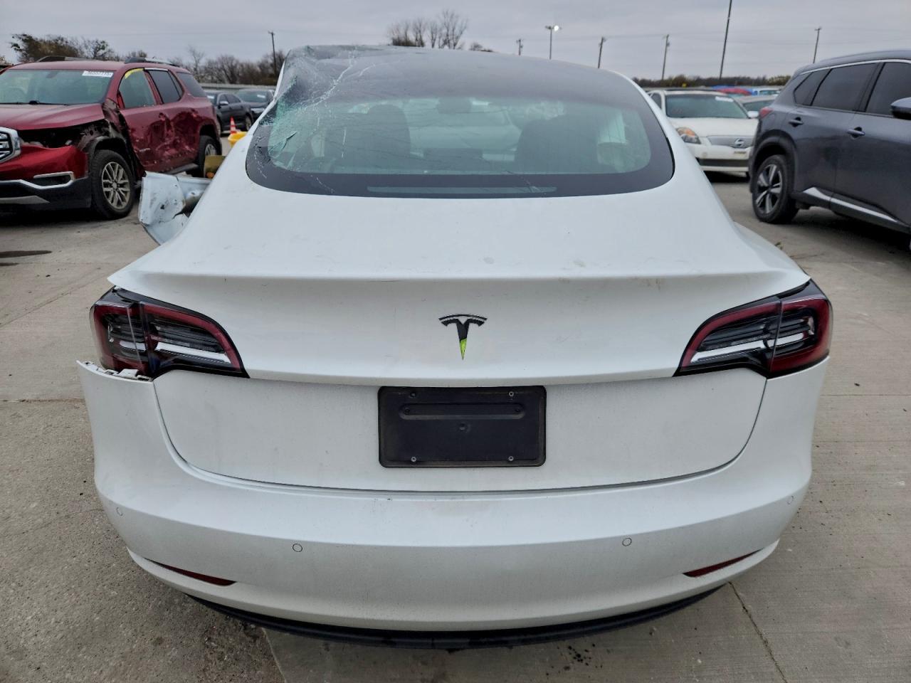 2020 Tesla Model 3 - Фото 6