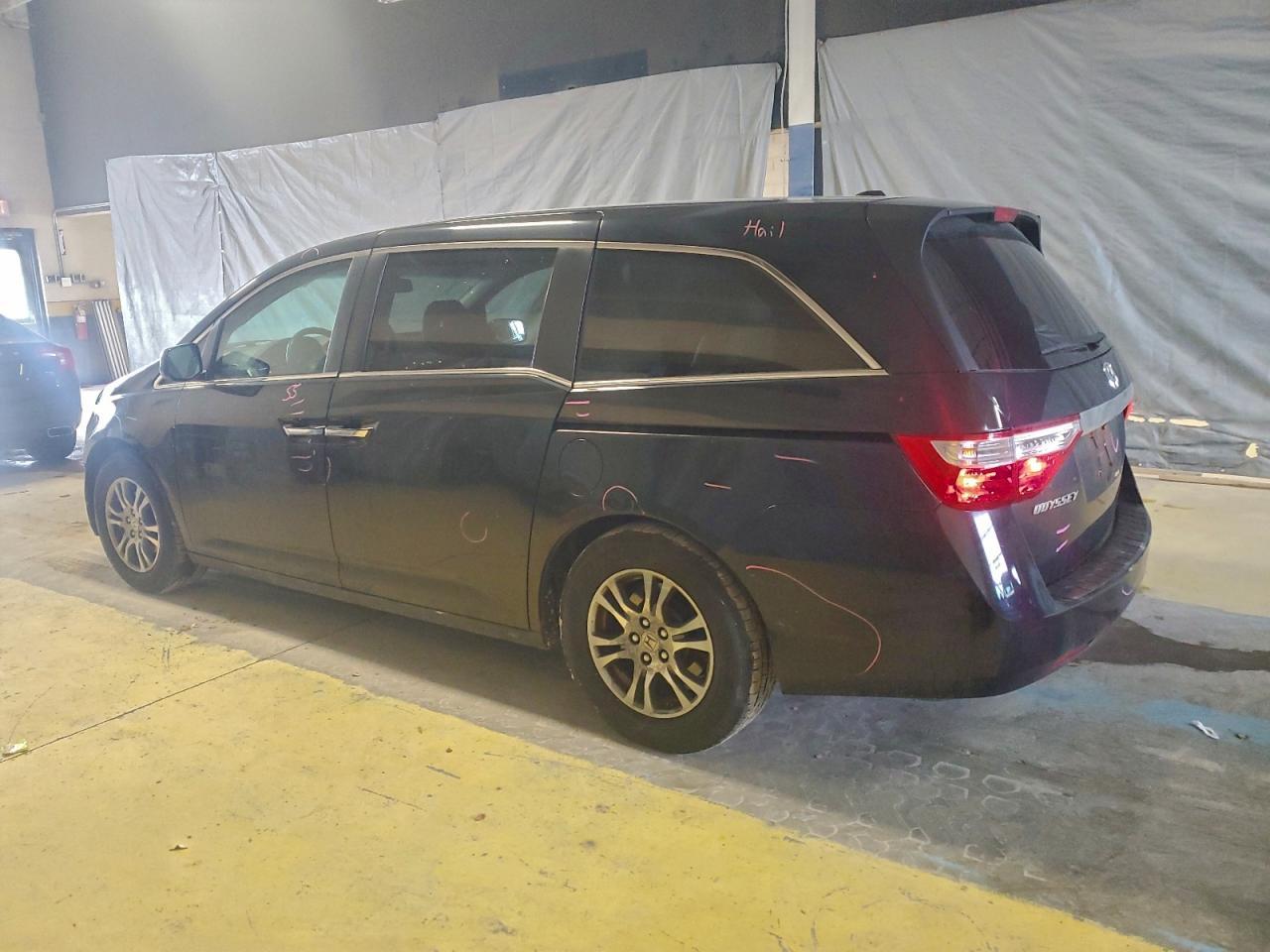 2011 Honda Odyssey Exl - Image 2