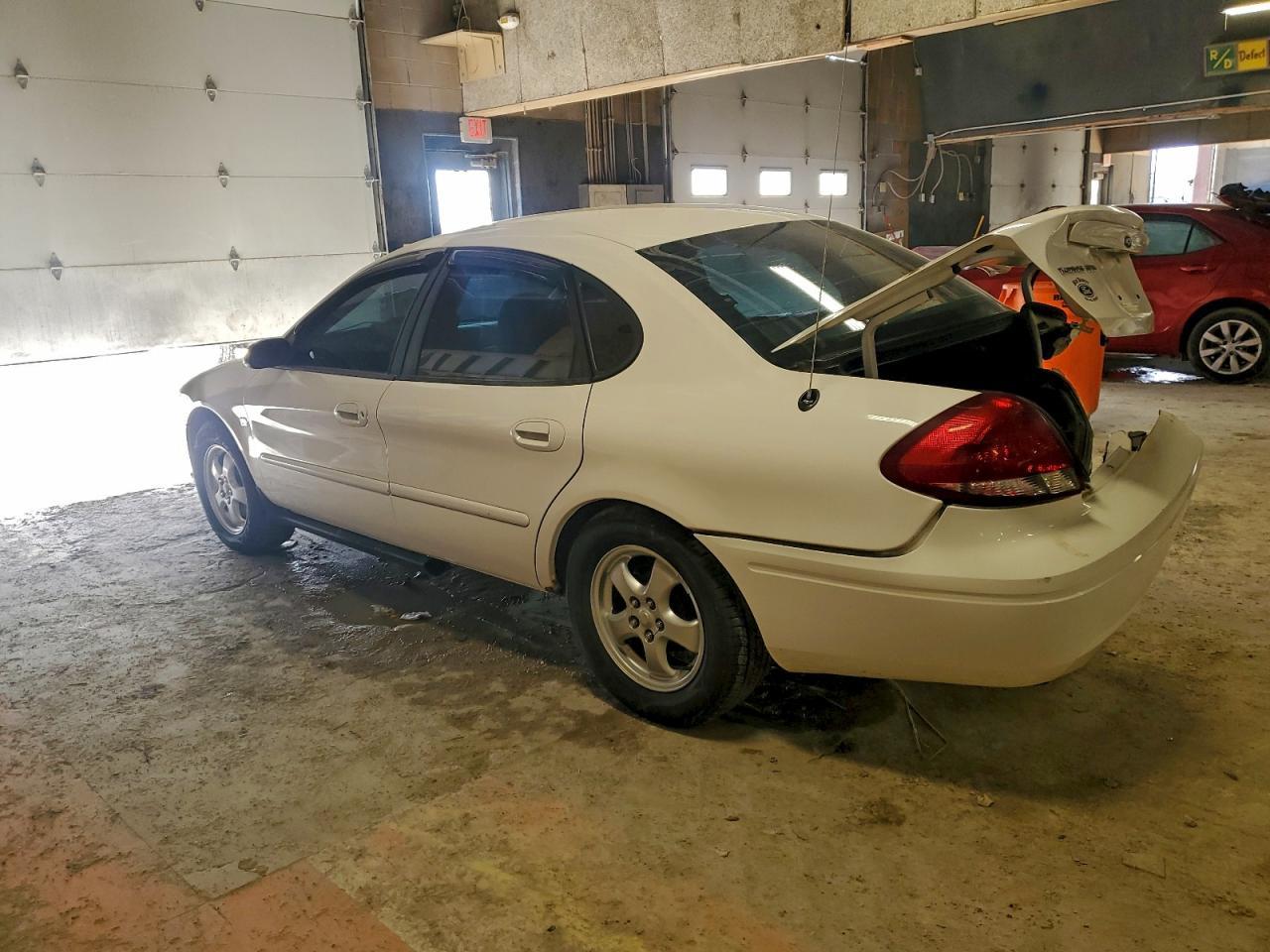 2004 Ford Taurus Ses - Фото 2