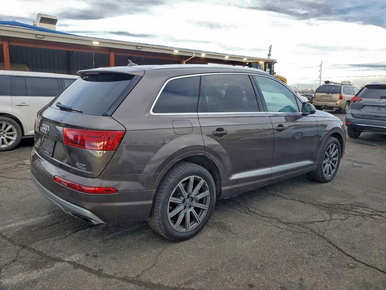 2018 Audi Q7 Premium Plus - Image 3