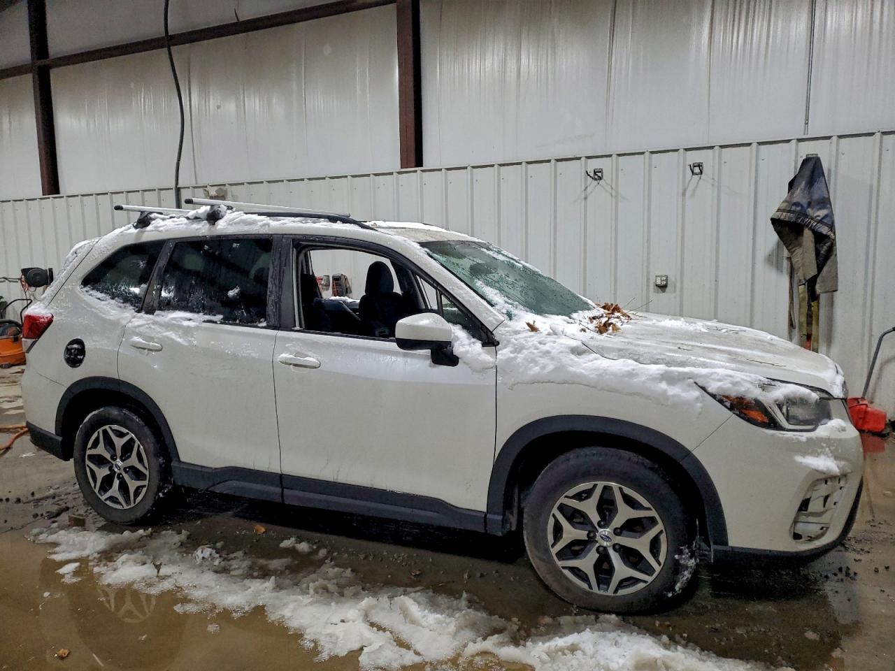2020 Subaru Forester Premium - Image 4