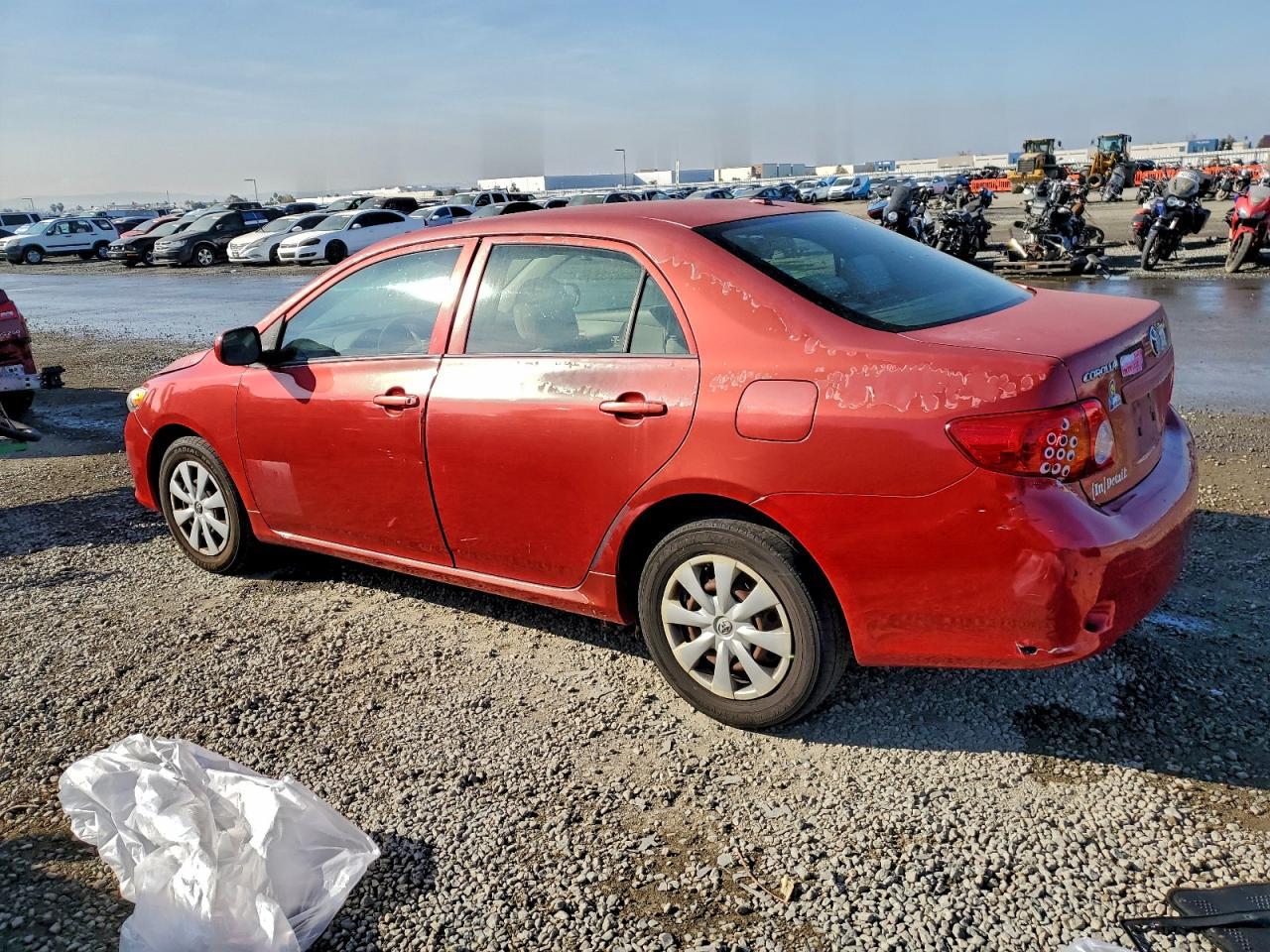 2010 Toyota Corolla Base - Фото 2