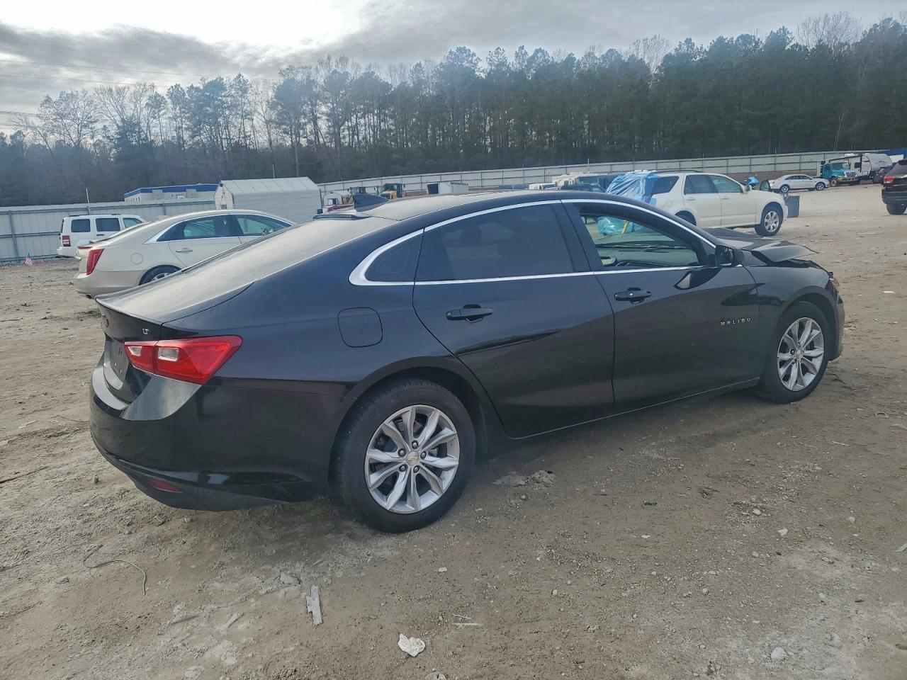 2023 Chevrolet Malibu Lt - Фото 3