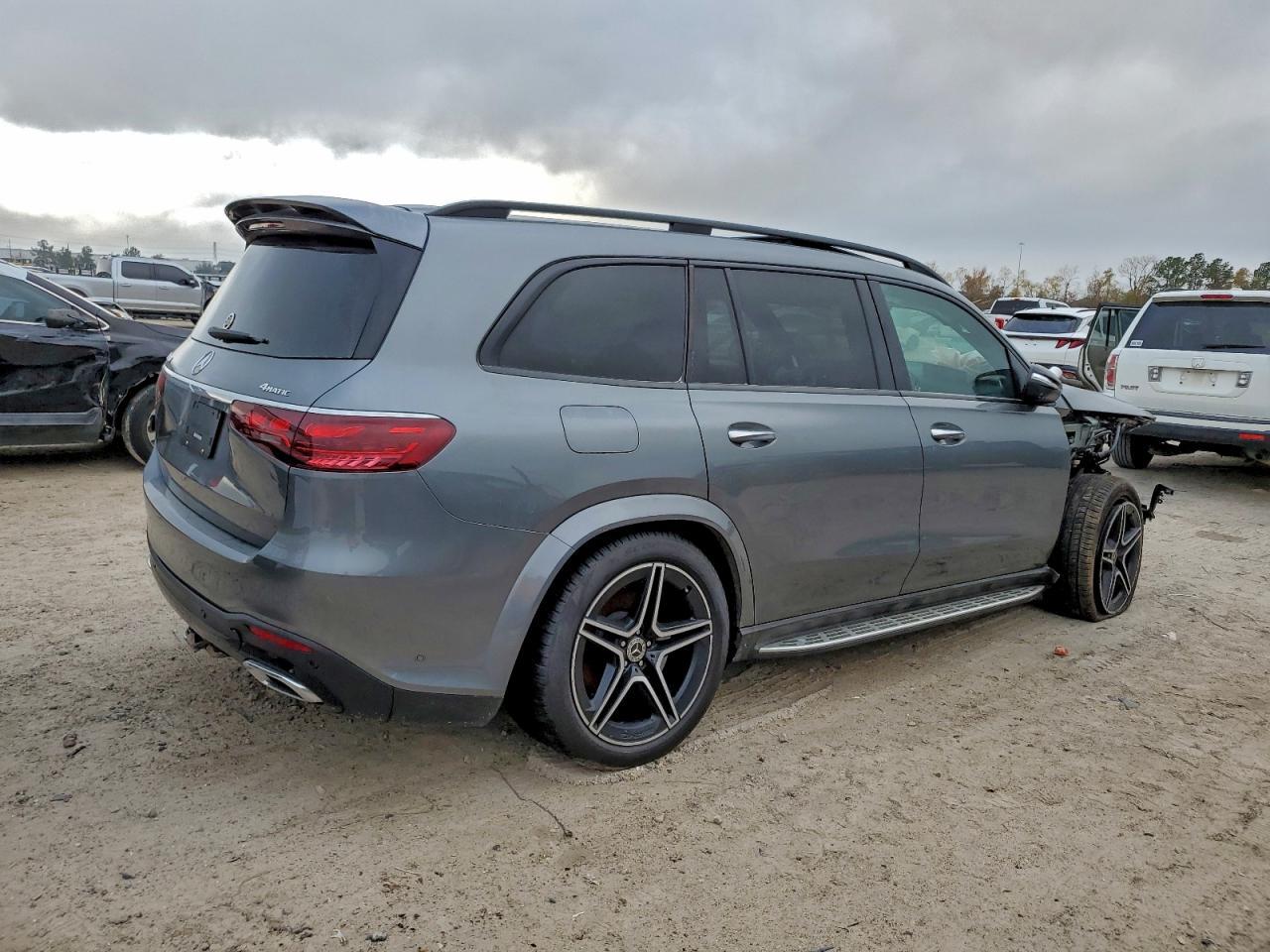 2024 Mercedes-Benz Gls 450 4Matic - Image 3