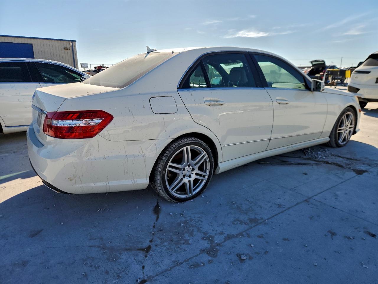 2010 Mercedes Benz E - Image 3