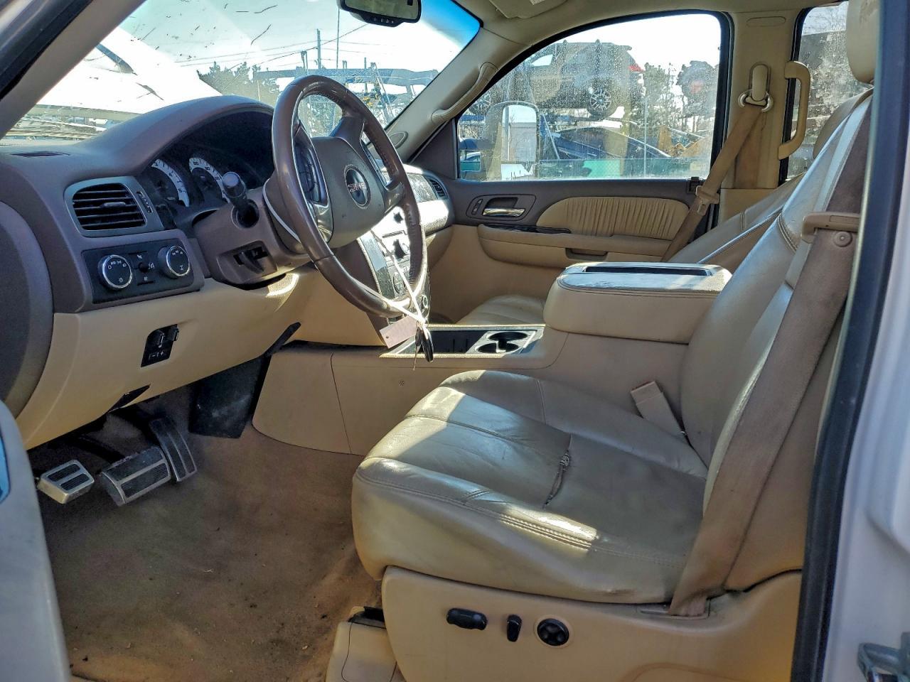 2007 GMC Sierra K2500 Heavy Duty - Image 7