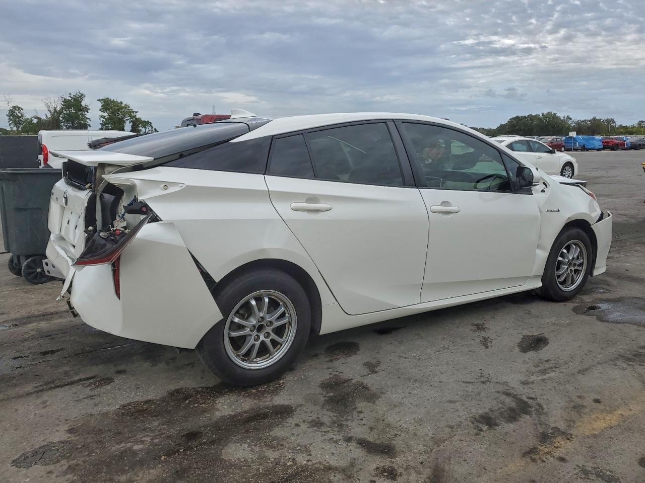 2016 Toyota Prius - Фото 3