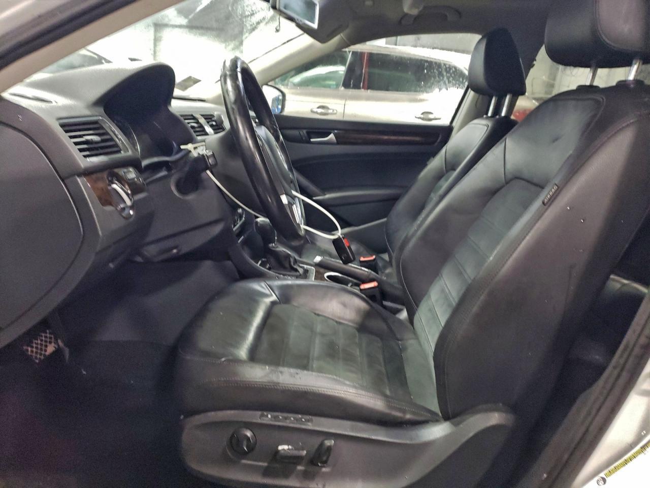 2014 Volkswagen Passat Sel - Image 7