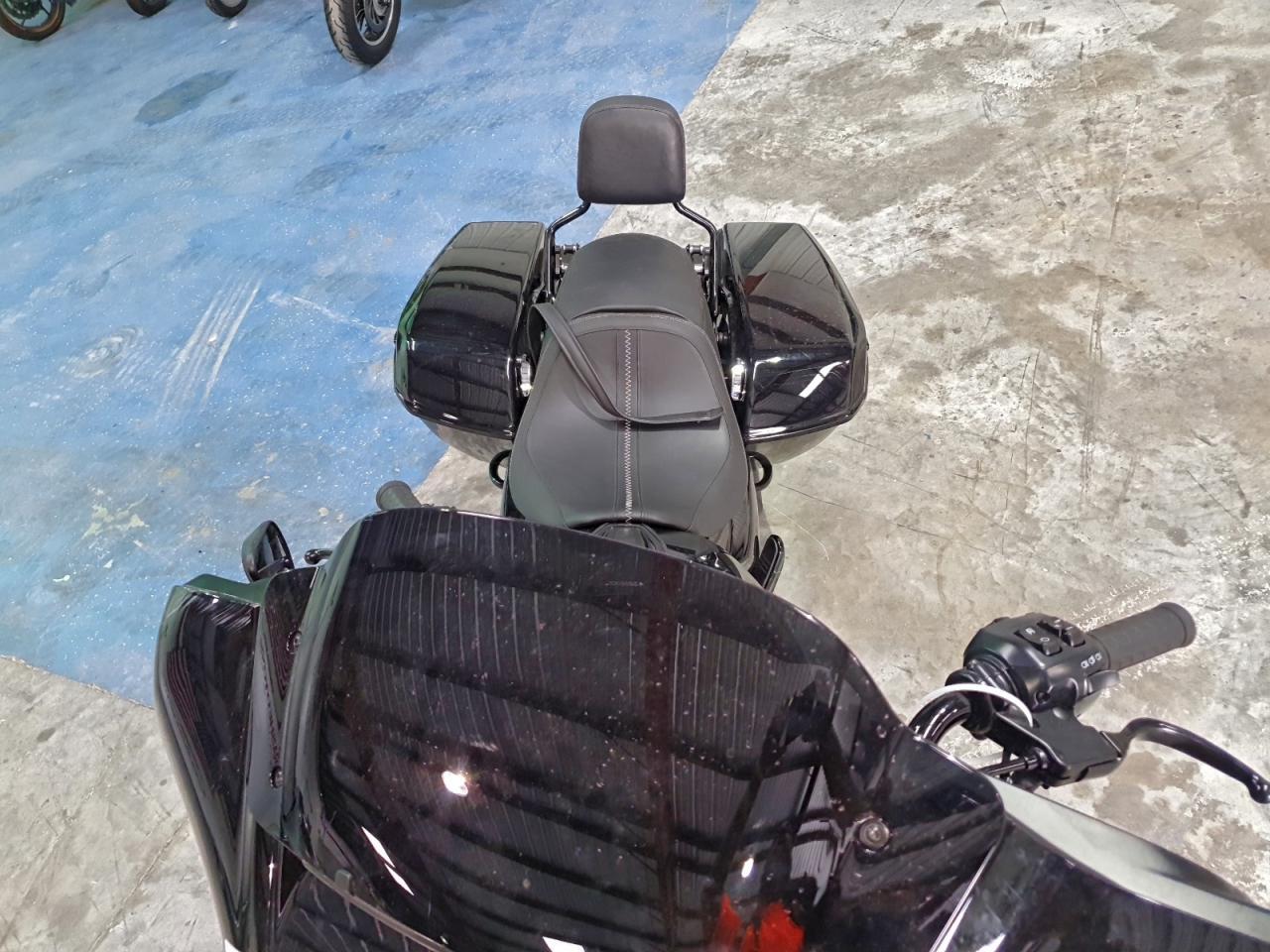 2025 Harley-Davidson Flhx - Фото 5