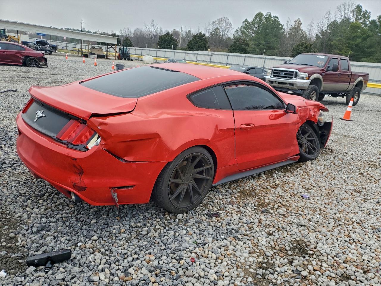 2017 Ford Mustang - Фото 3