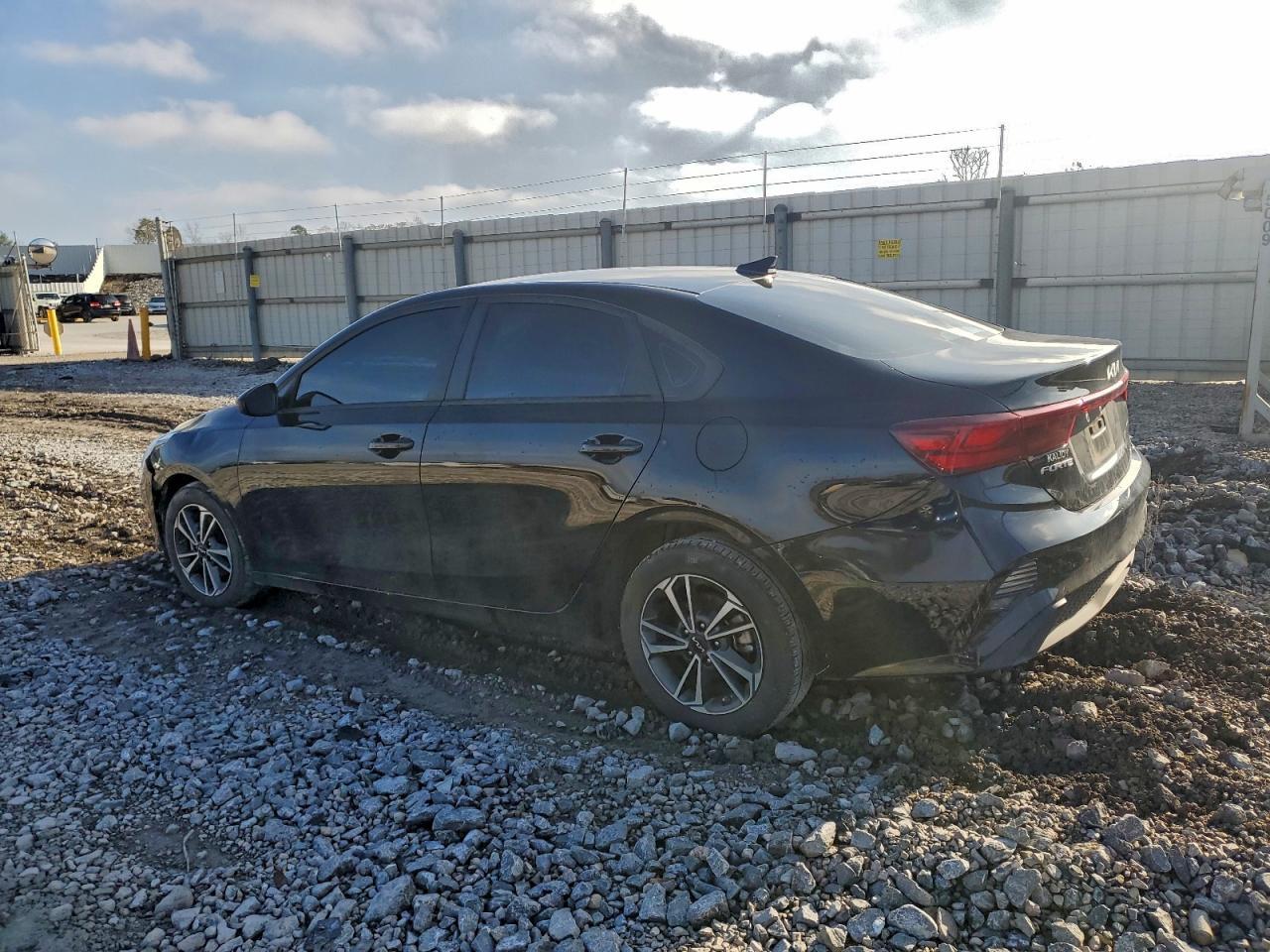 2024 Kia Forte Lx - Фото 2