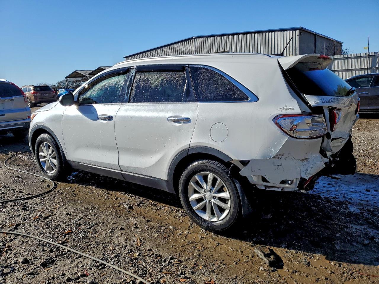 2017 Kia Sorento Lx V6 - Image 2