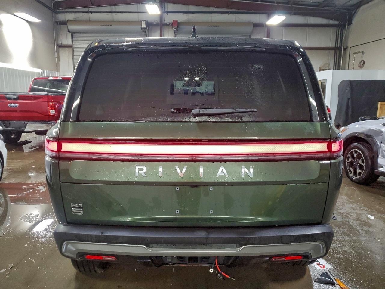 2026 Rivian R1S Adventure - Фото 6