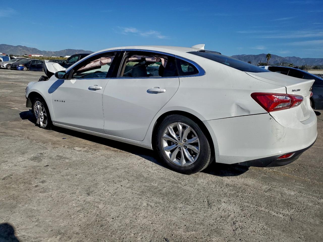 2022 Chevrolet Malibu Lt - Фото 2