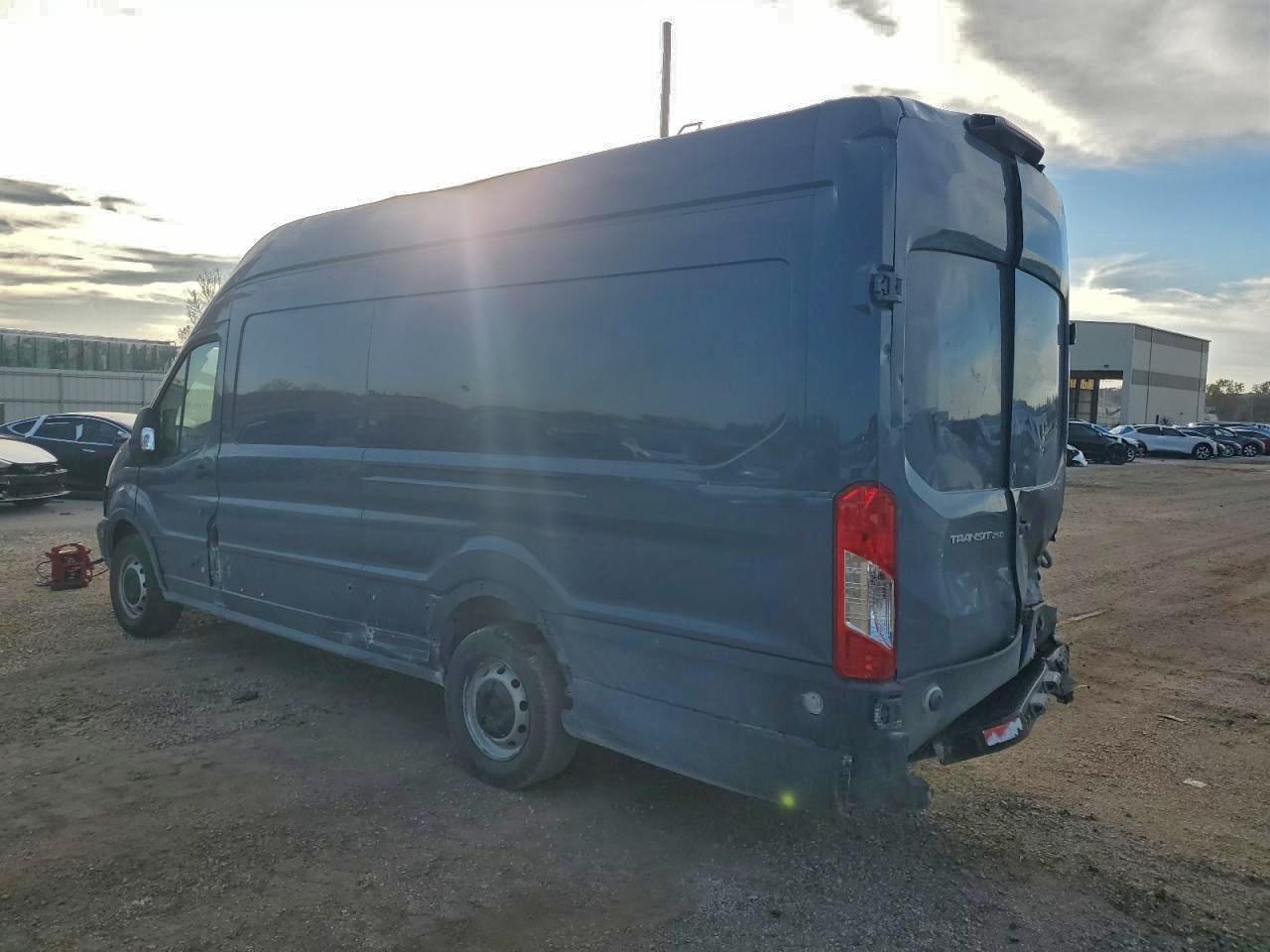 2019 Ford Transit T-250 Delivery Van - Фото 2