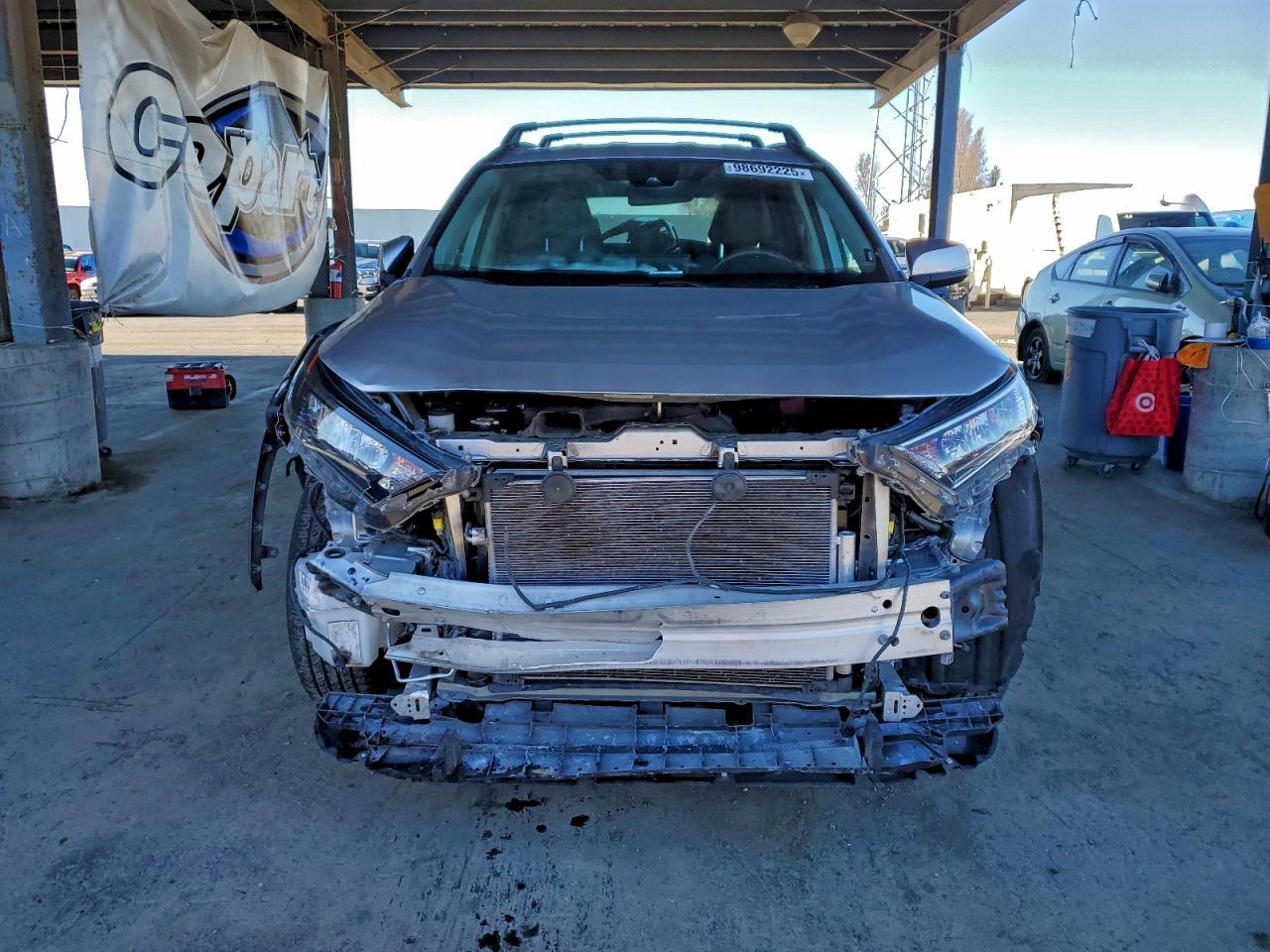 2020 Toyota Rav4 Le - Фото 5