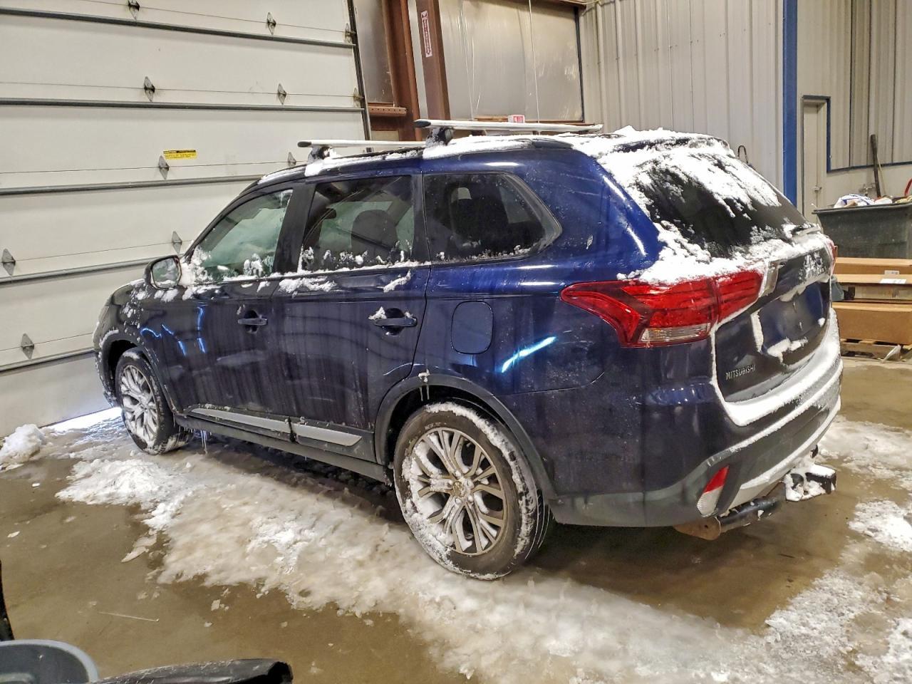 2016 Mitsubishi Outlander Se - Фото 2