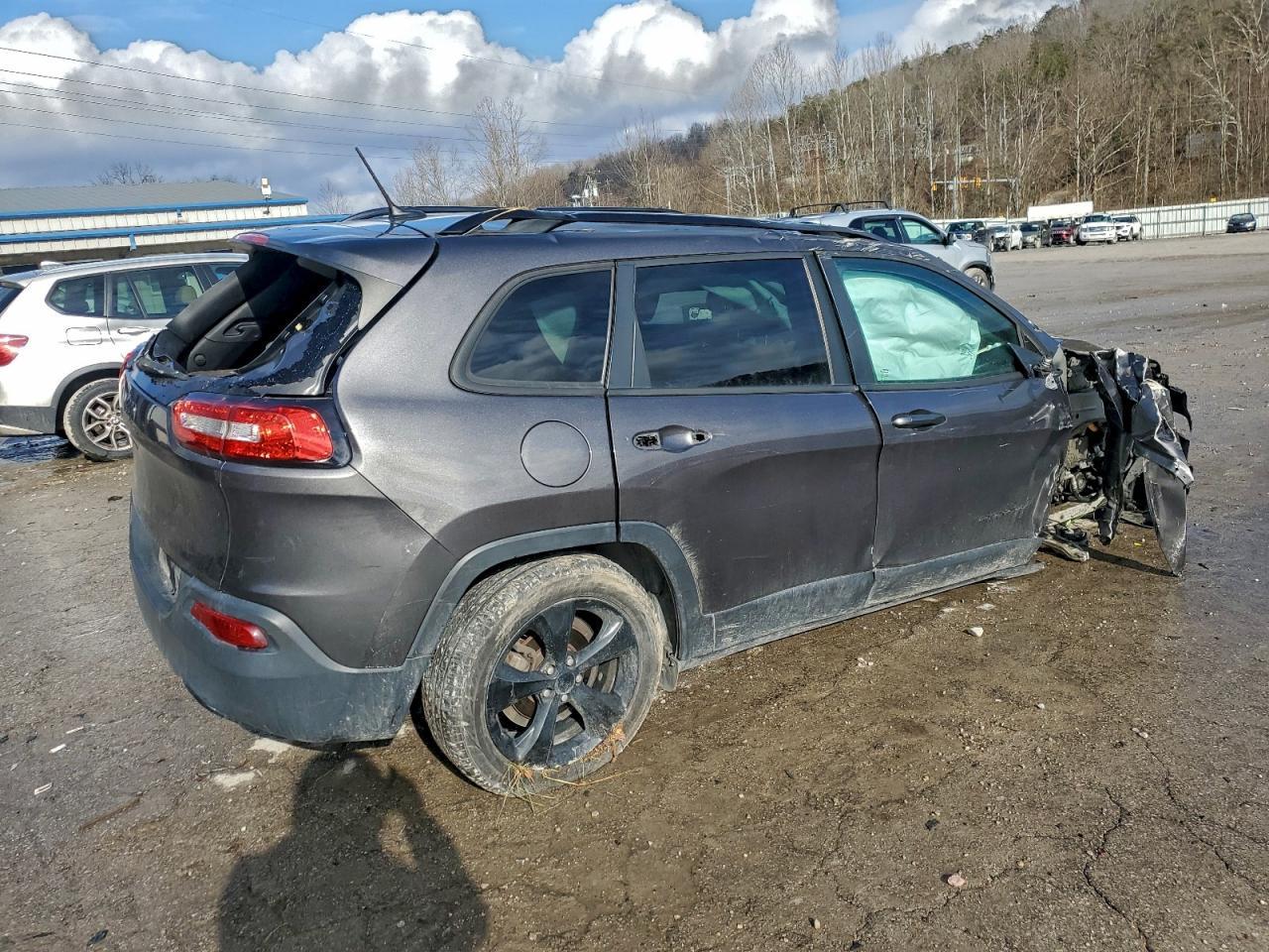 2018 Jeep Cherokee Latitude - Image 3