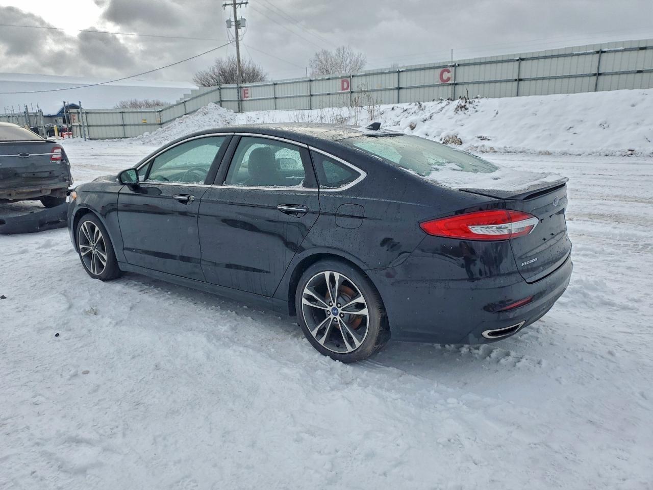 2020 Ford Fusion Titanium - Фото 2