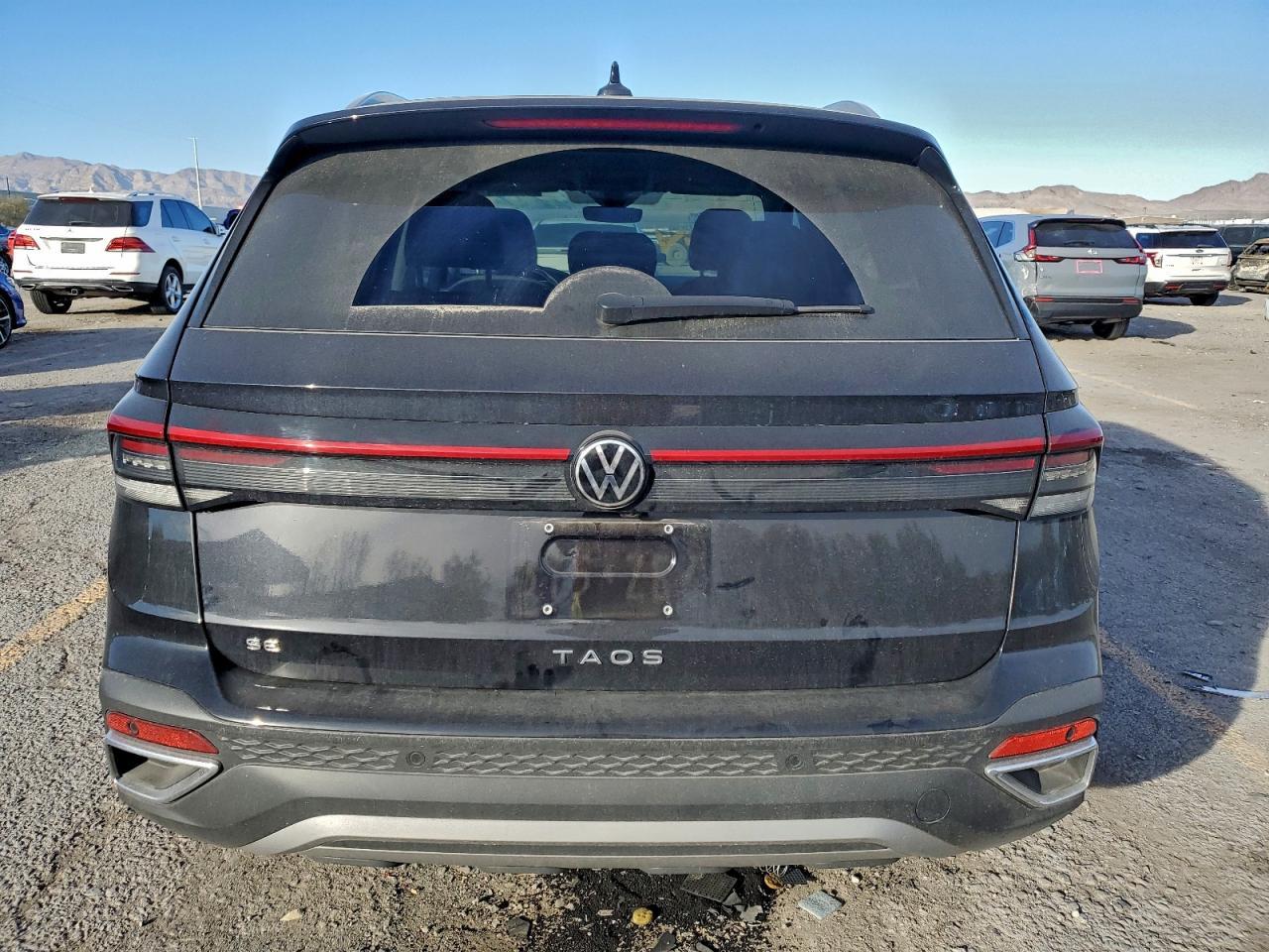 2025 Volkswagen Taos Se - Image 6