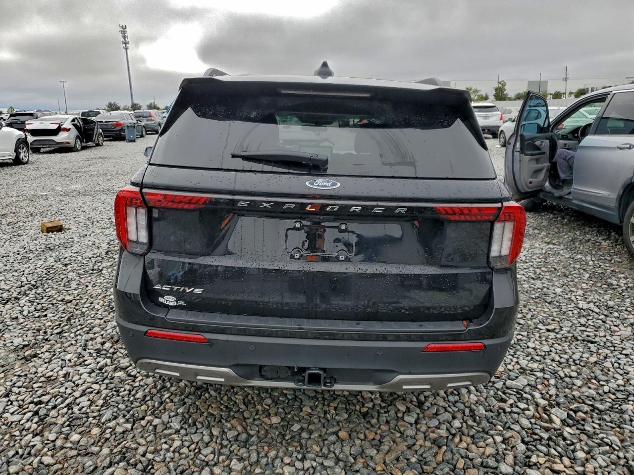2025 Ford Explorer Active - Image 6