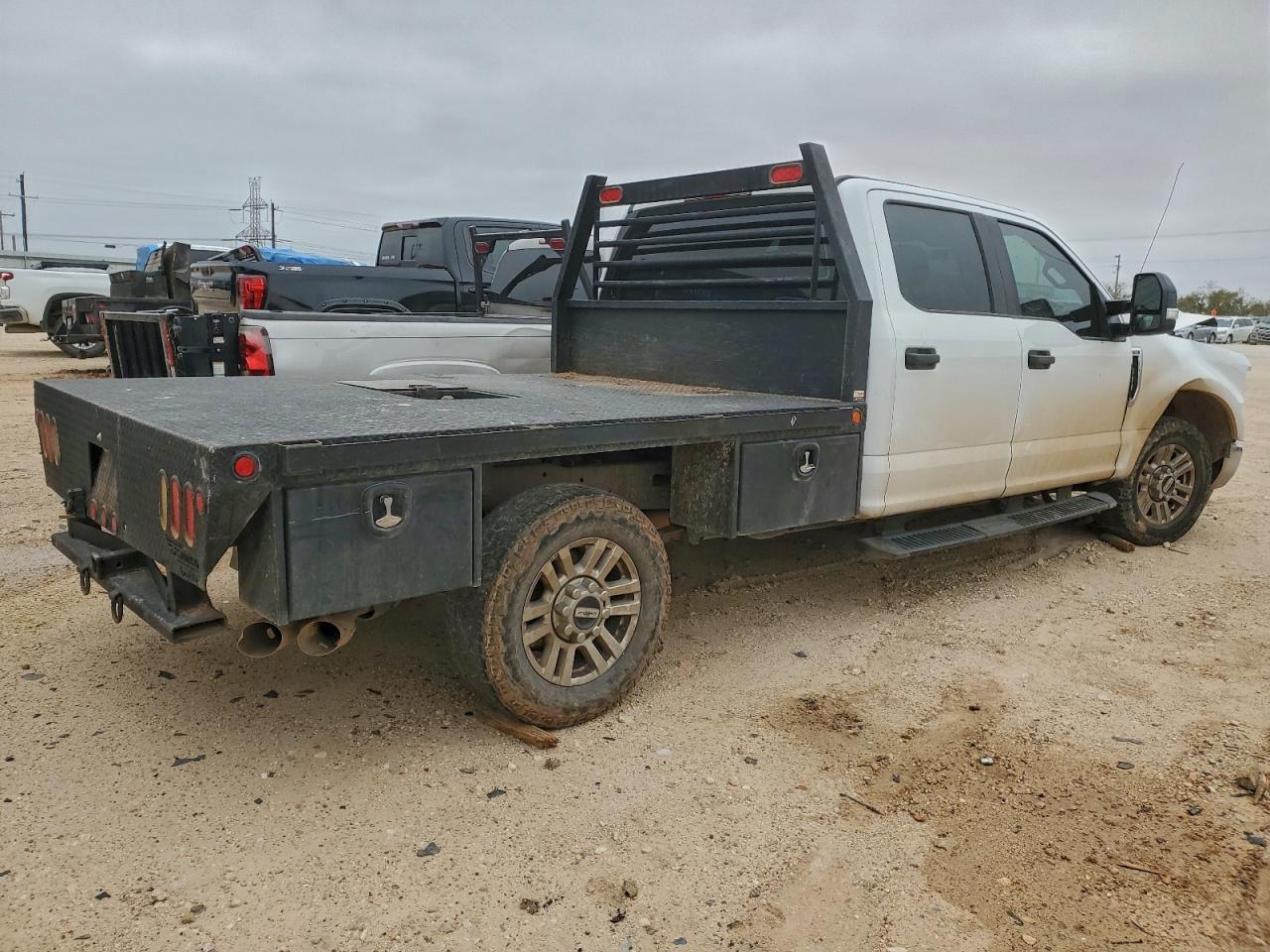 2018 Ford F250 Super Duty Truck Cab And Chassis - Фото 3
