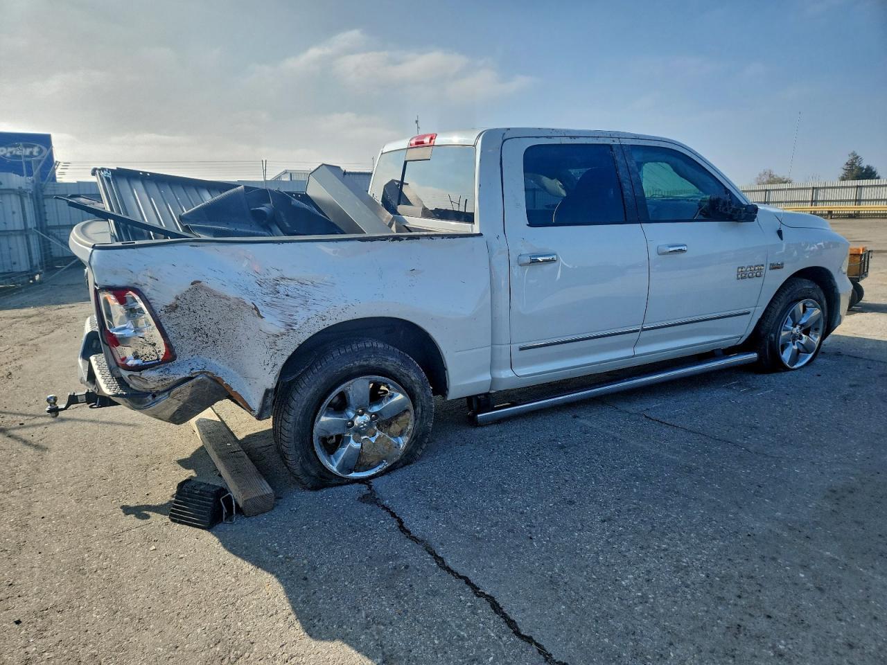 2017 Ram 1500 Slt - Image 3