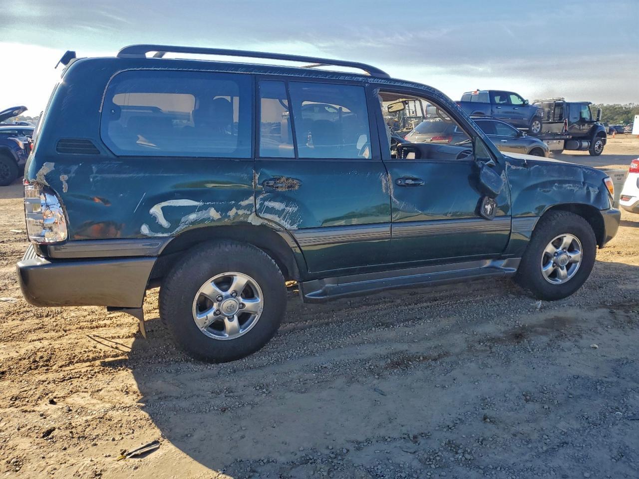 2001 Toyota Land Cruiser - Image 3