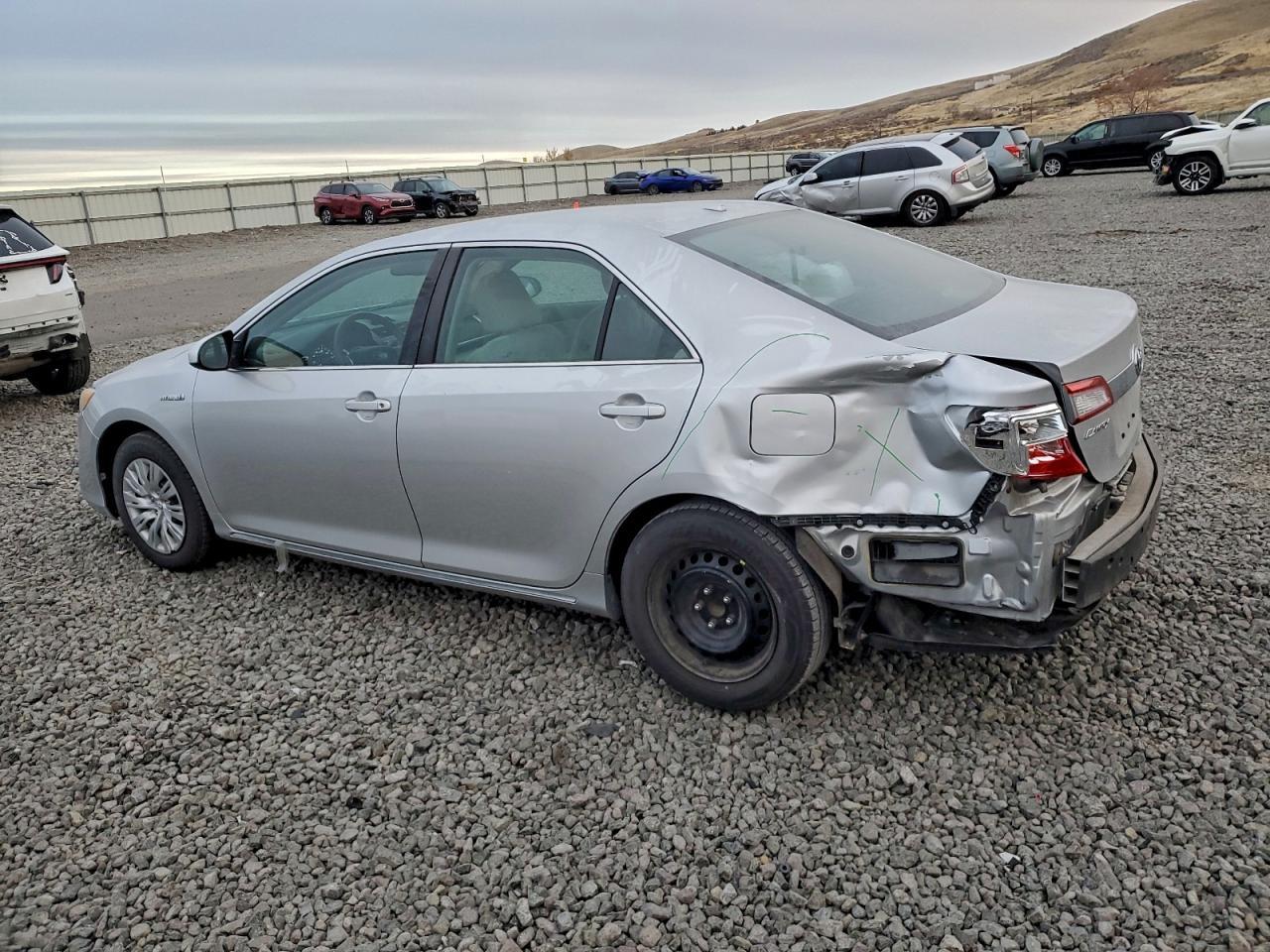 2012 Toyota Camry Hybrid Xle - Image 2
