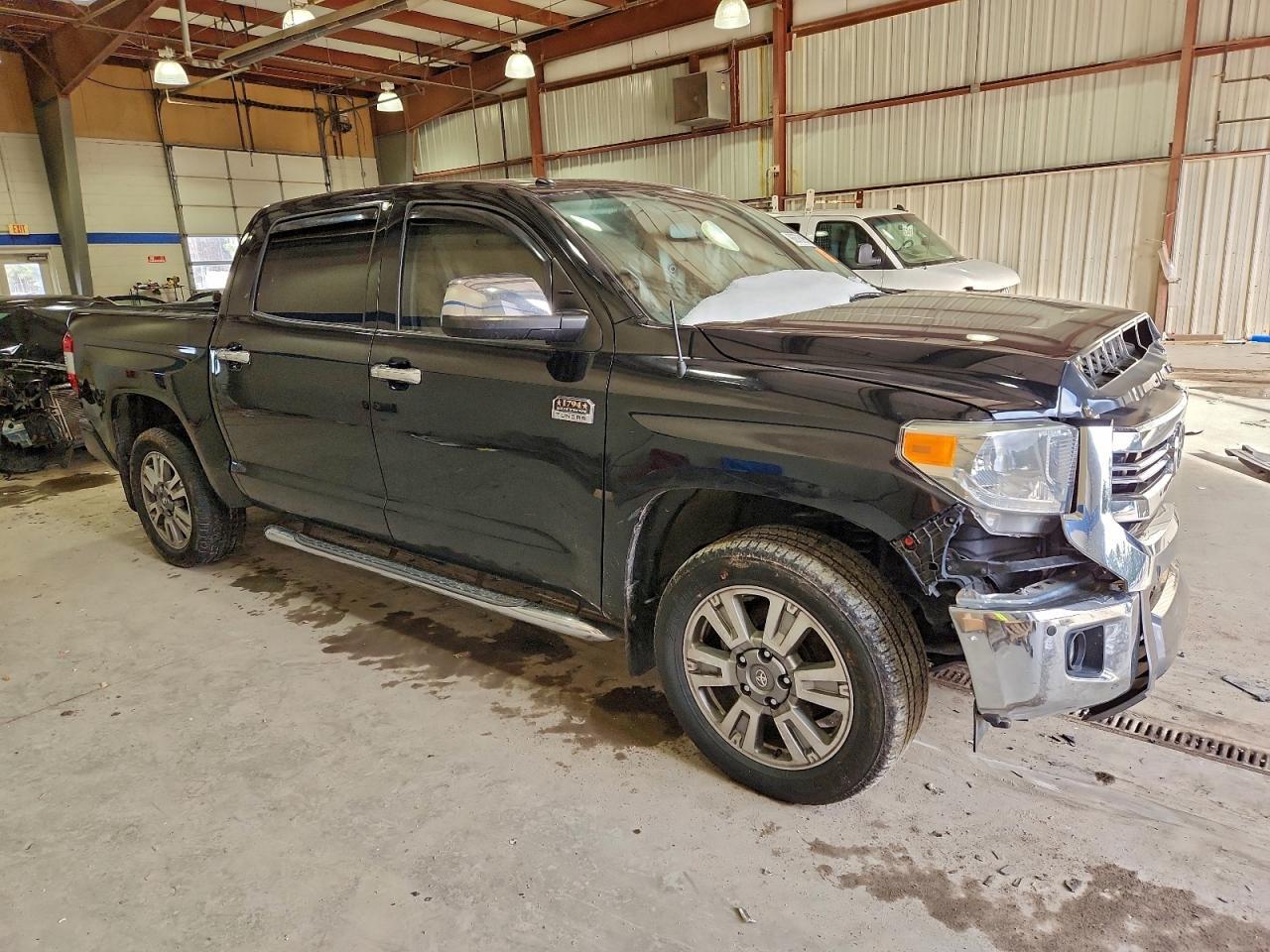 2017 Toyota Tundra Crewmax 1794 - Фото 4