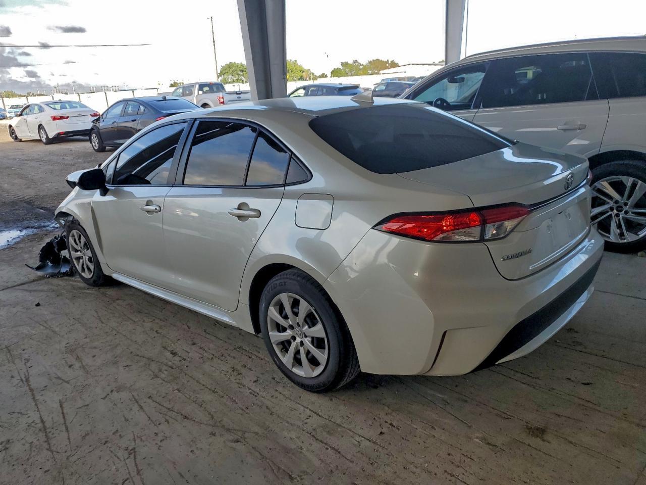 2022 Toyota Corolla Le - Фото 2