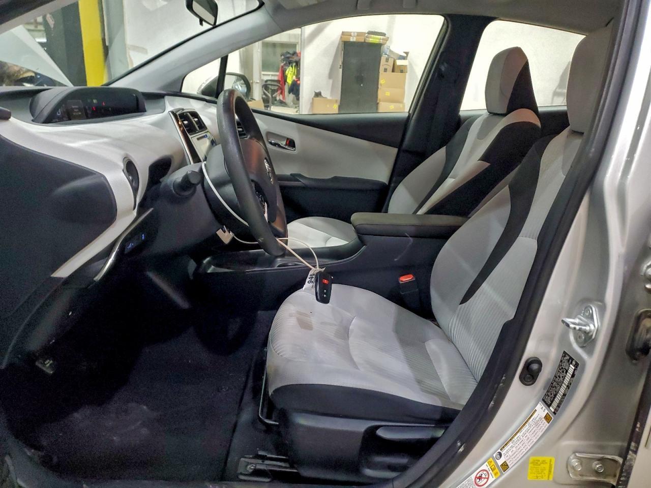 2016 Toyota Prius - Фото 7
