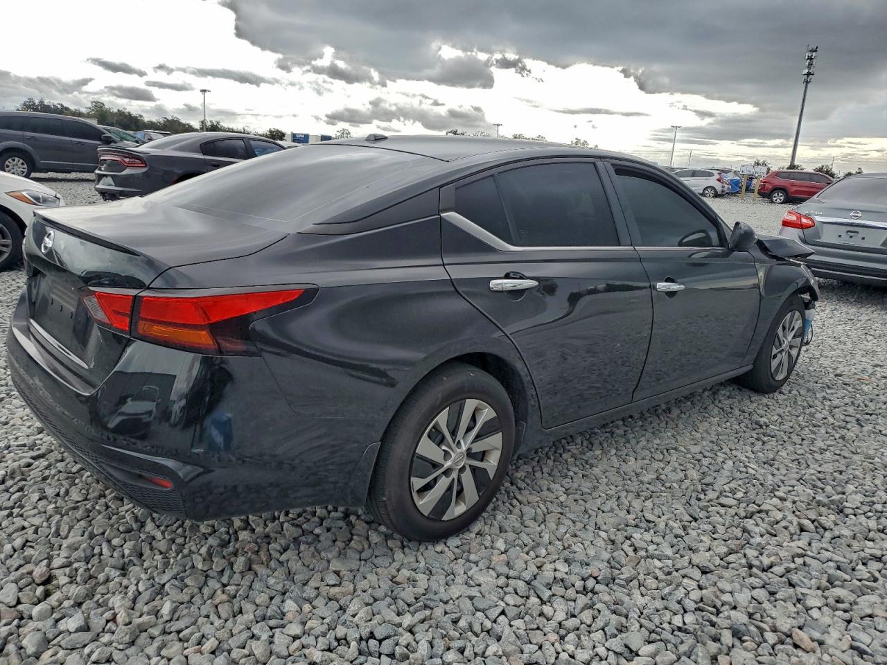 2020 Nissan Altima S - Фото 3