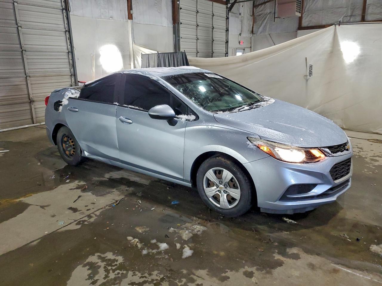 2017 Chevrolet Cruze Ls - Фото 4