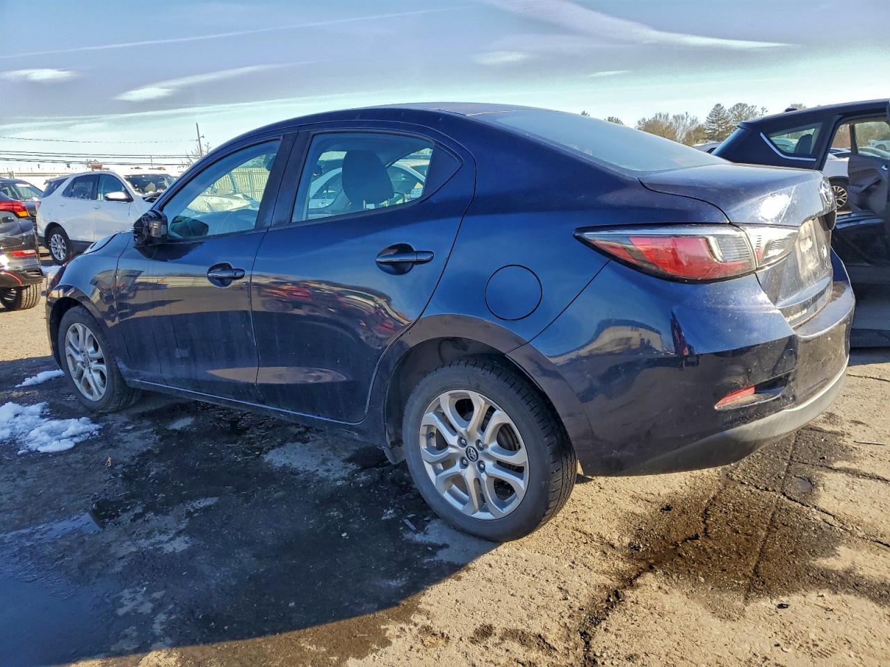 2018 Toyota Yaris Ia - Image 2