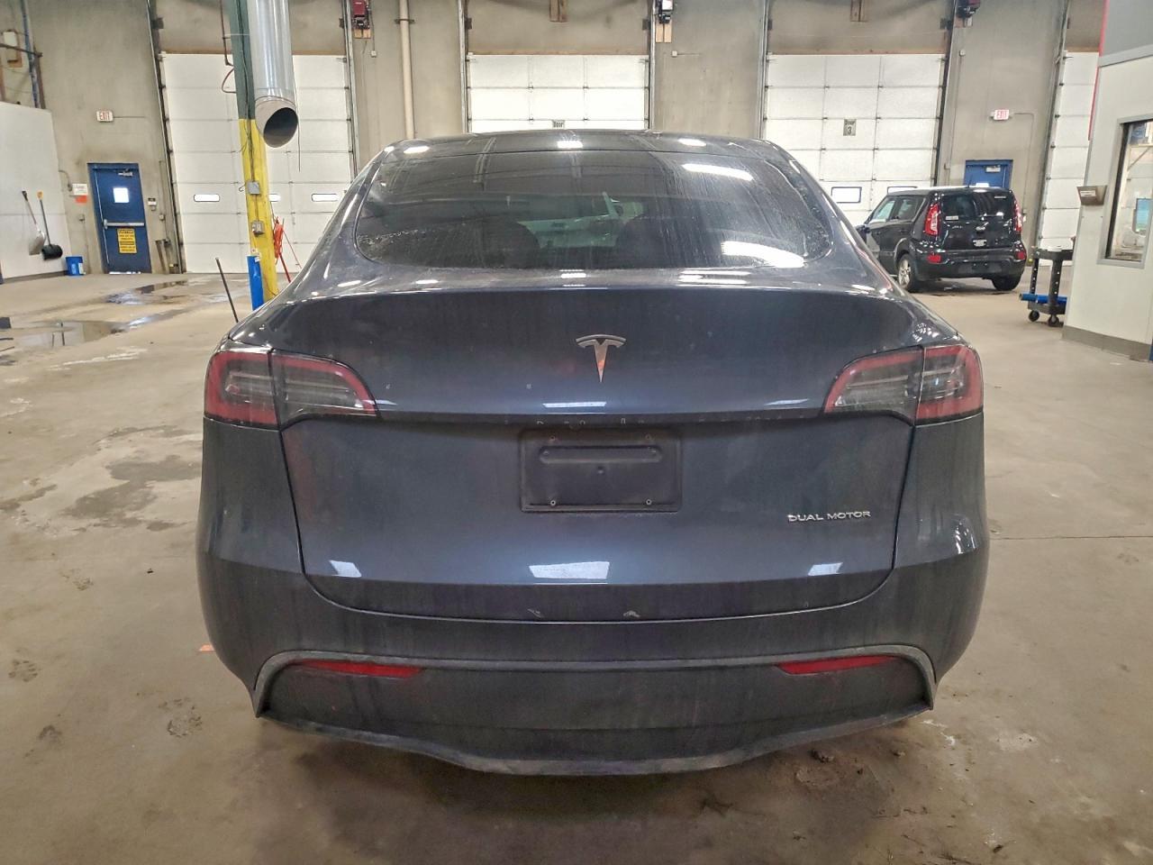 2023 Tesla Model Y - Фото 6