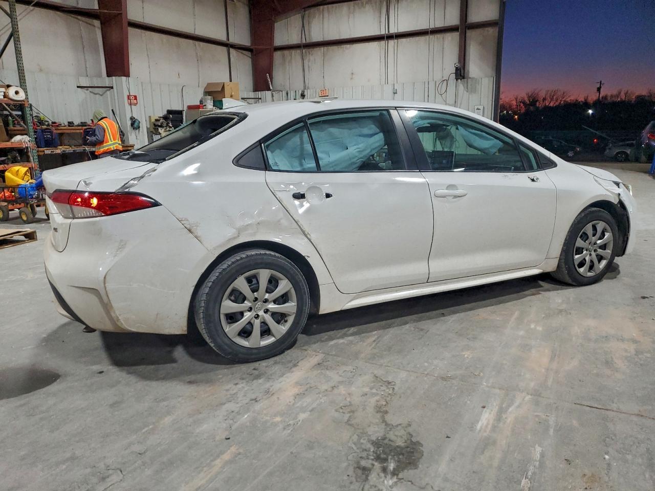 2021 Toyota Corolla Le - Фото 3